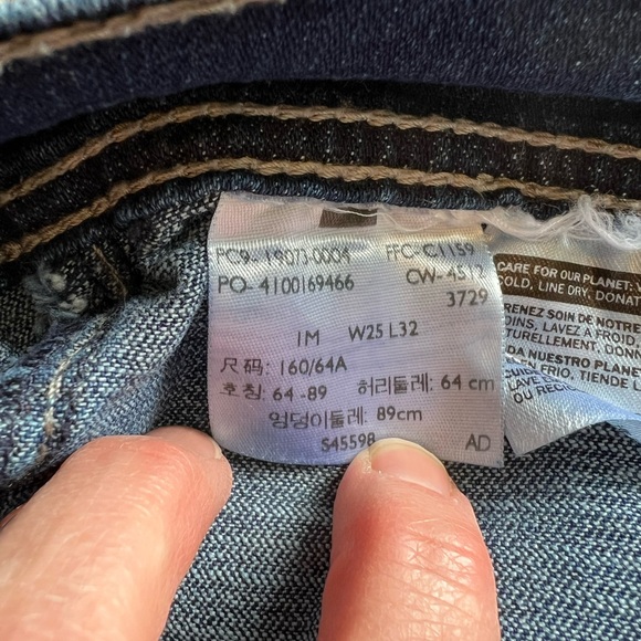 Women’s Vintage Levi’s 524 Too SuperLow Boot Cut Jeans Size 25x32 - Picture 4 of 5